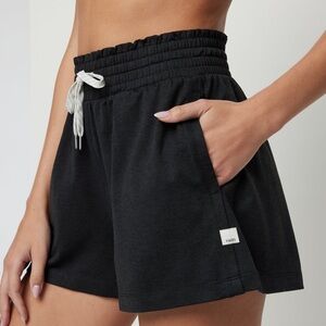 Halo Boxy Short
Black Heather